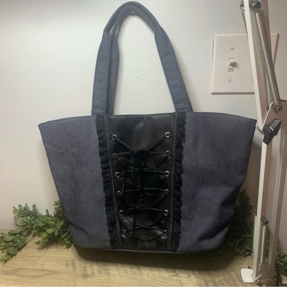 Victoria's Secret Vintage Y2K Black and Gray Corset Satchel Nice